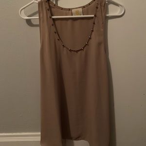 Taupe stud tank